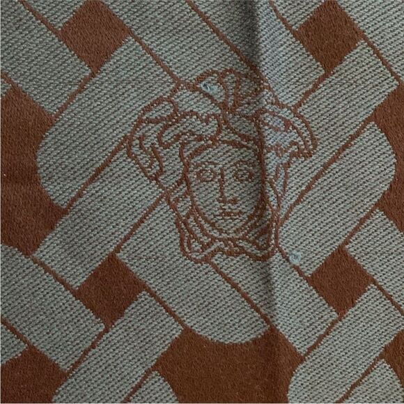 Versace 100% wool Black and Teal Patterned Scarf, 71 x14 inch - Picture 3 of 7